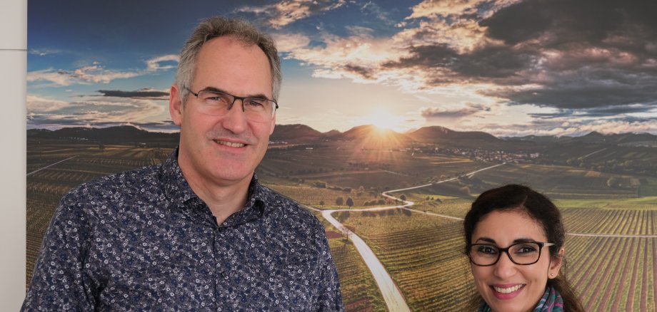 Landrat Seefeldt und Integrationsbeauftragte Hlubek im Porträt.