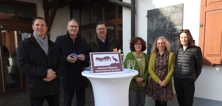 Heiko Pabst, Dietmar Seefeldt, Andreas Gutting, Elke Thomas, Jessica Lehmann und Pia Werling (von links nach rechts) bei der Feierstunde.