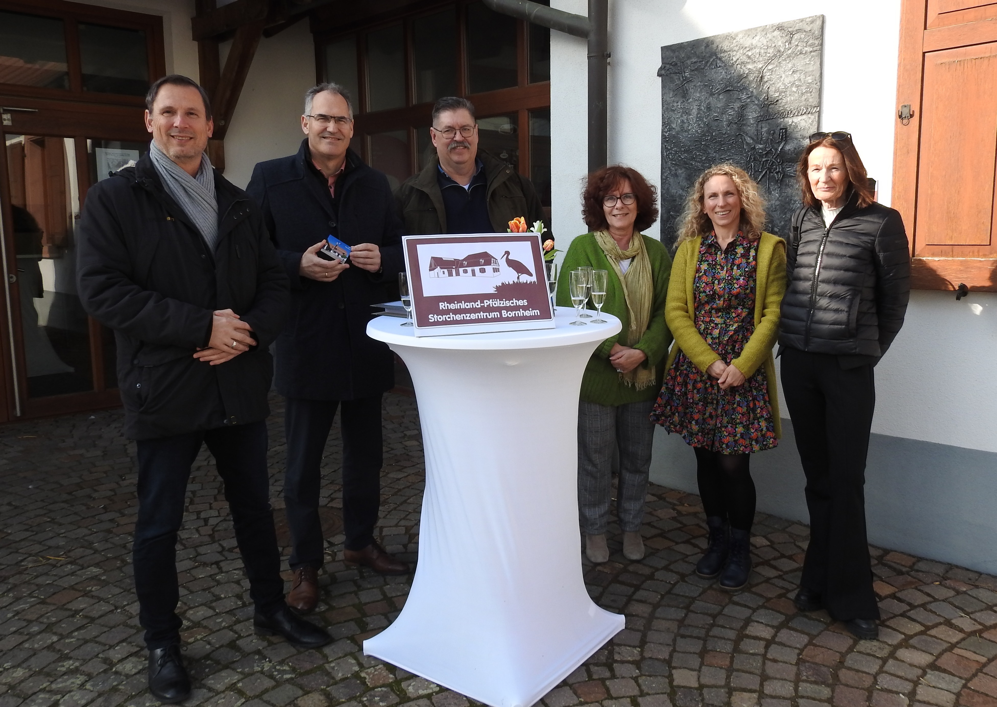 Heiko Pabst, Dietmar Seefeldt, Andreas Gutting, Elke Thomas, Jessica Lehmann und Pia Werling (von links nach rechts) bei der Feierstunde.