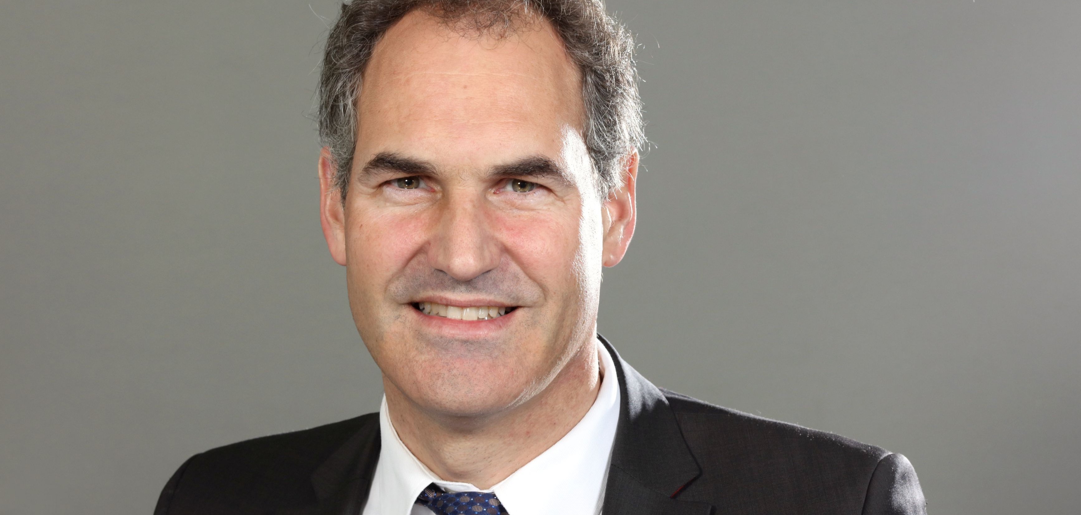 Landrat Dietmar Seefeldt im Porträt.