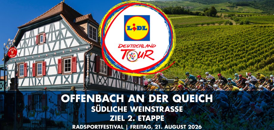 Fachwerkhaus und grüner Hintergrund, davor Rennräder.