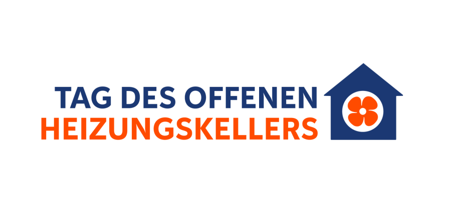 Beim bundesweiten „Tag des offenen Heizungskellers“ am 21. November geben Privatpersonen Einblicke in ihre Heiztechnik und berichten über ihre Erfahrungen mit klimafreundlichen Heizsystemen. Foto: Initiative „Tag des offenen Heizungskellers“ Logo der Aktion „Tag des offenen Heizungskellers“. Der Schriftzug ist in Dunkelblau und Orange gehalten. Rechts daneben ist ein dunkelblaues Haus mit einem orangefarbenen Lüfterrad als Symbol für eine Wärmepumpe abgebildet.