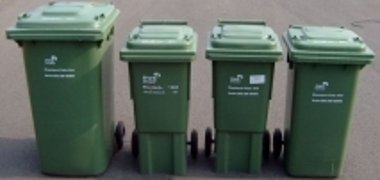 Biomülltonnen. Foto: KV SÜW Vier Biomülltonnen verschiedener Größen.