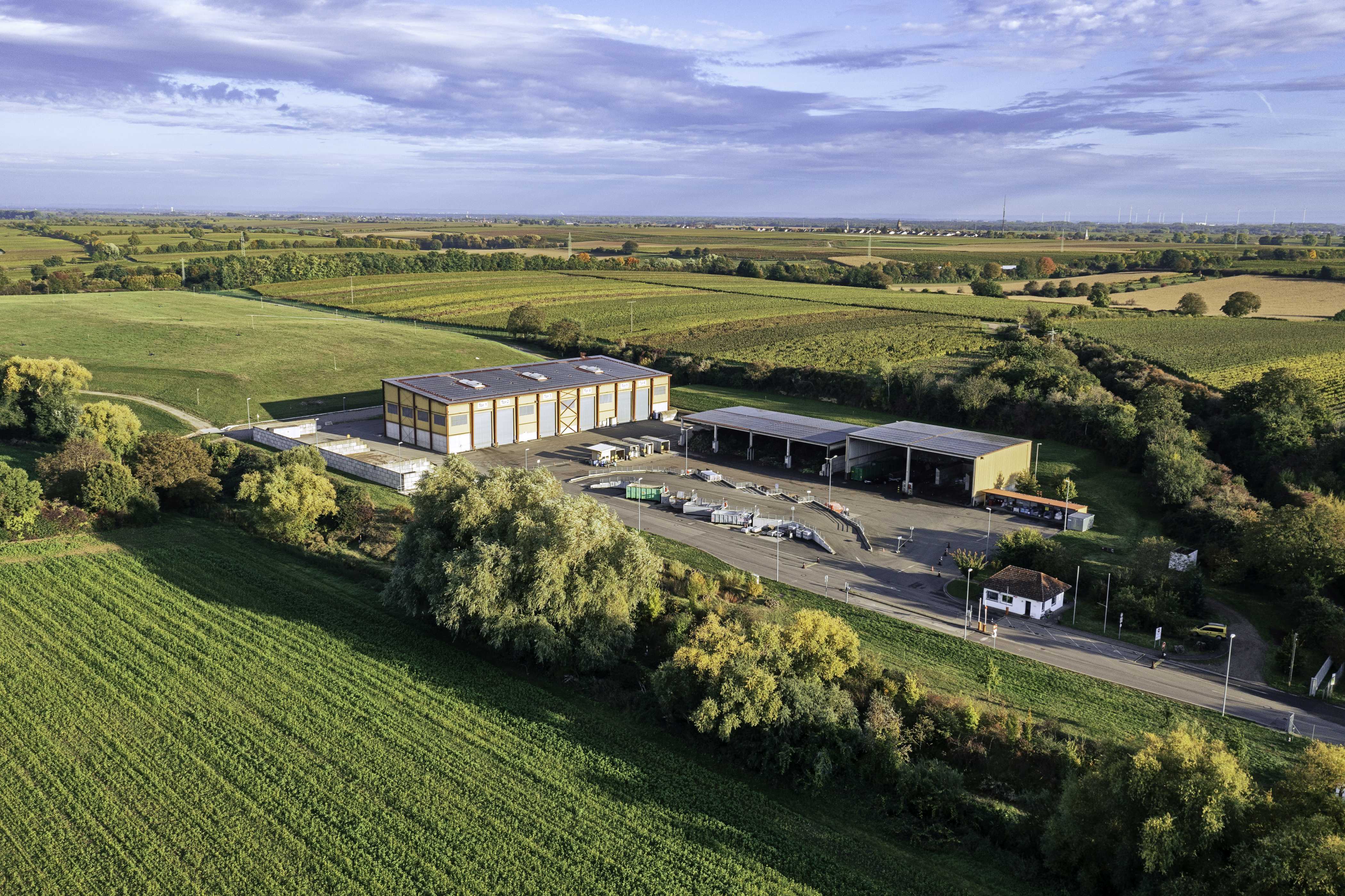 Luftaufnahme des Wertstoffwirtschaftszentrums Nord bei Edesheim. 