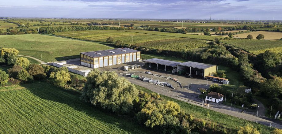 Luftaufnahme des Wertstoffwirtschaftszentrums Nord bei Edesheim. 