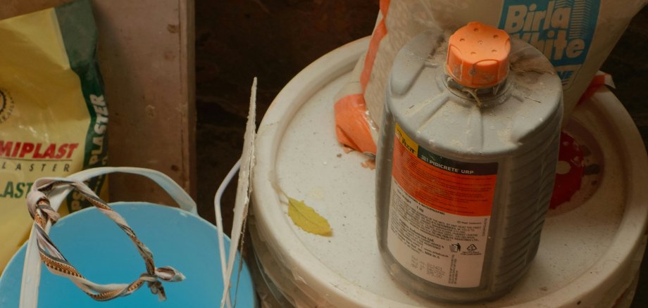 Diverse Problemabfälle wie Farben und Lack.