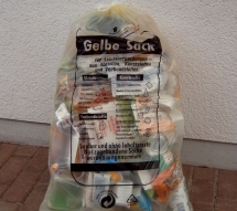 Ein gefüllter Wertstoffsack. 