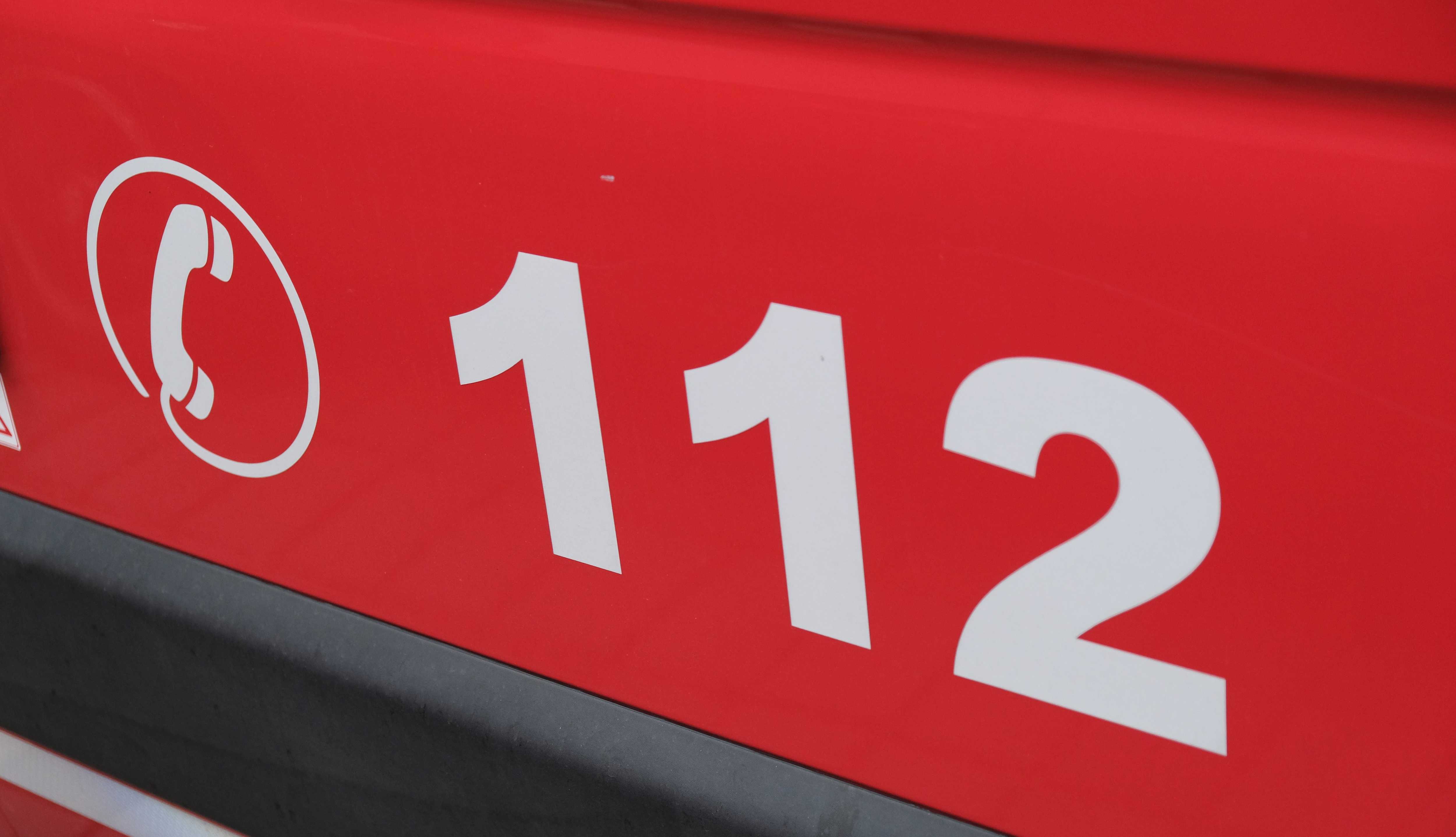 Notrufnummer 112 auf der Tür eines KatSchutz-Fahrzeugs. Foto: KV SÜW Die Notrufnummer 112 steht auf der Tür eines KatSchutz-Fahrzeugs.