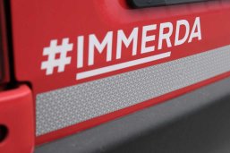 Der Katastrophenschutz ist #immerda. Foto: KV SÜW Aufschrift "#immerda" auf einem Fahrzeug des des Katastrophenschutzes.