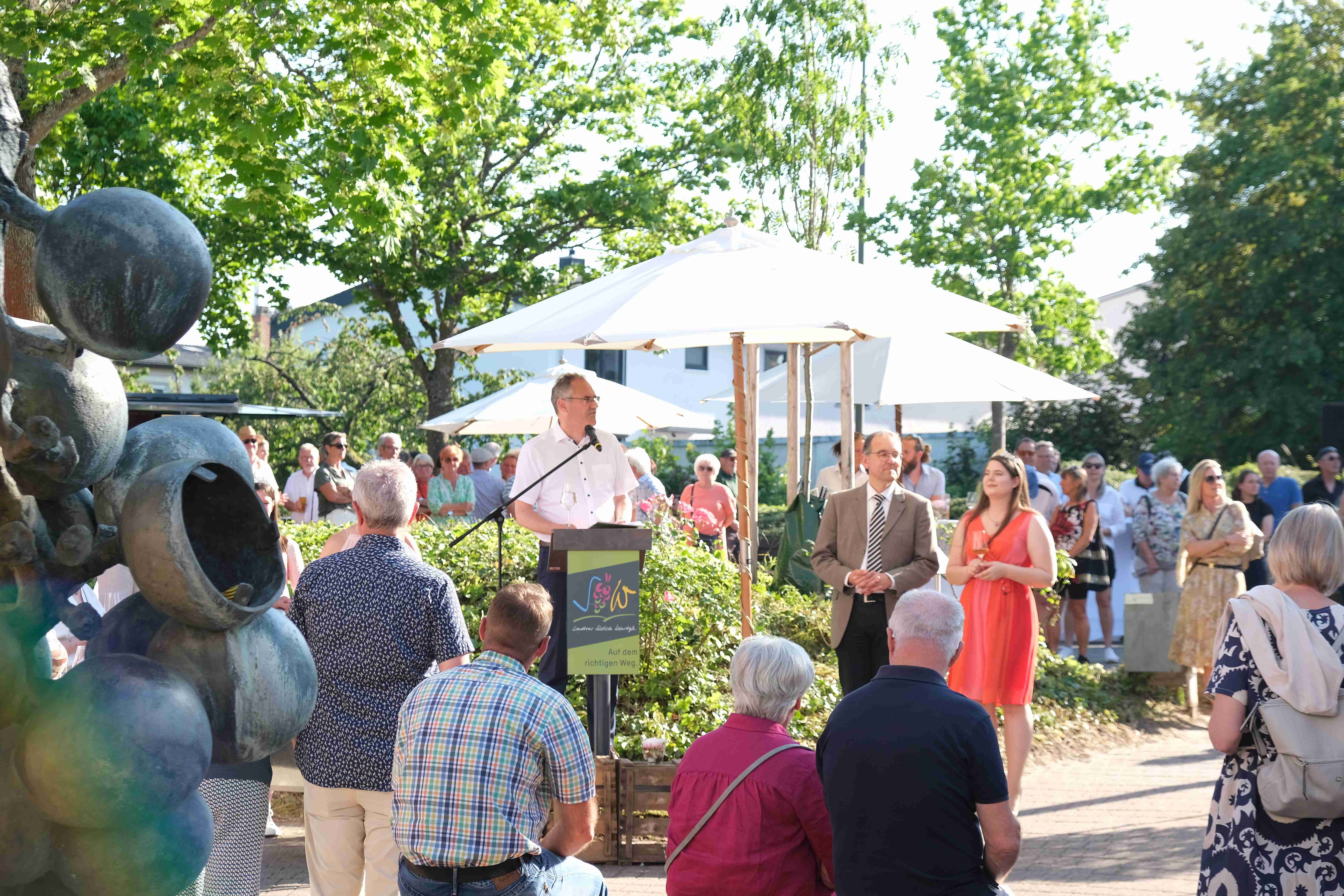 Das Büro des Landrats ist eine Abteilung der Kreisverwaltung SÜW. Foto: KV SÜW Landrat Seefeldt bei der Ansprache des Kreisempfangs 2023.