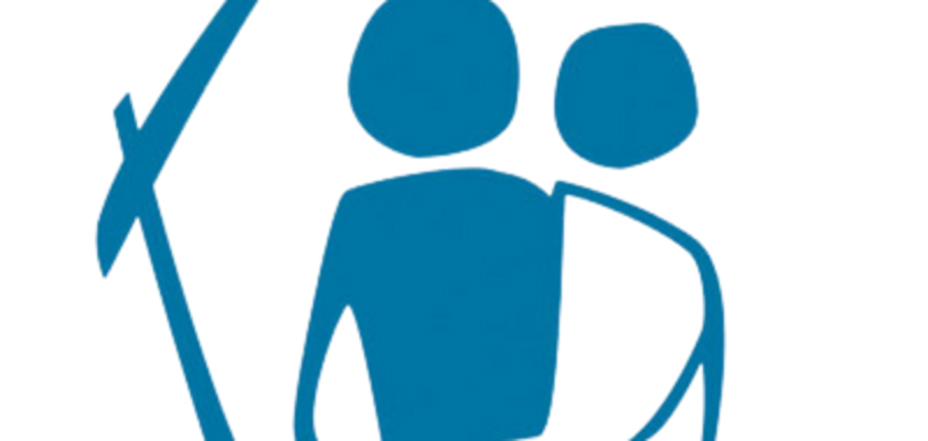 Logo „Gemeindeschwester plus“. Grafik: KV SÜW Zwei stilisierte Personen unter einem schützenden Dach, dazu der Schriftzug „Gemeindeschwester plus“.